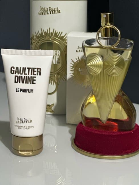 Jean Paul Gaultier Divine — perfume unissex